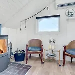 Hébergement de vacances With Fireplace 12 *