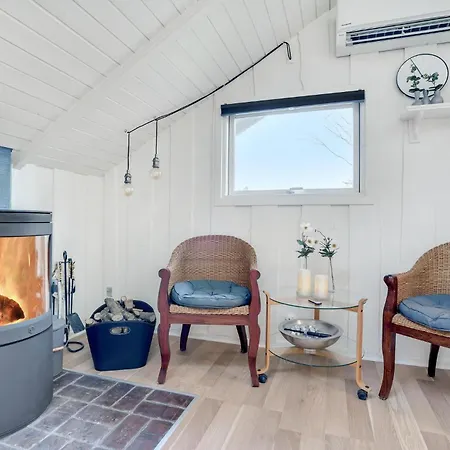 Feriehus With Fireplace 12 *