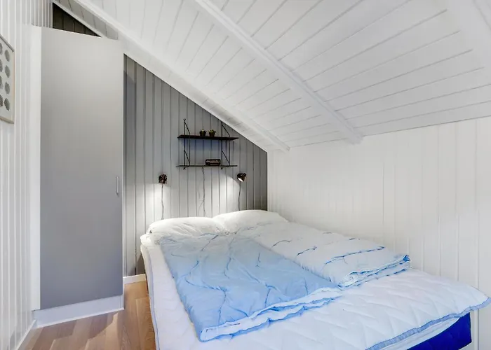 Feriehus With Fireplace 12