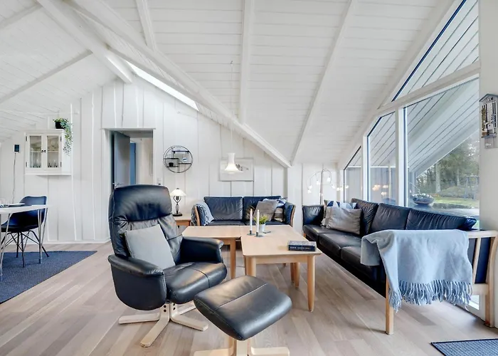 Feriehus With Fireplace 12 *