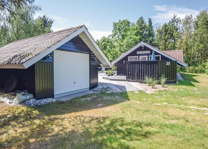 Feriehus With Fireplace 12