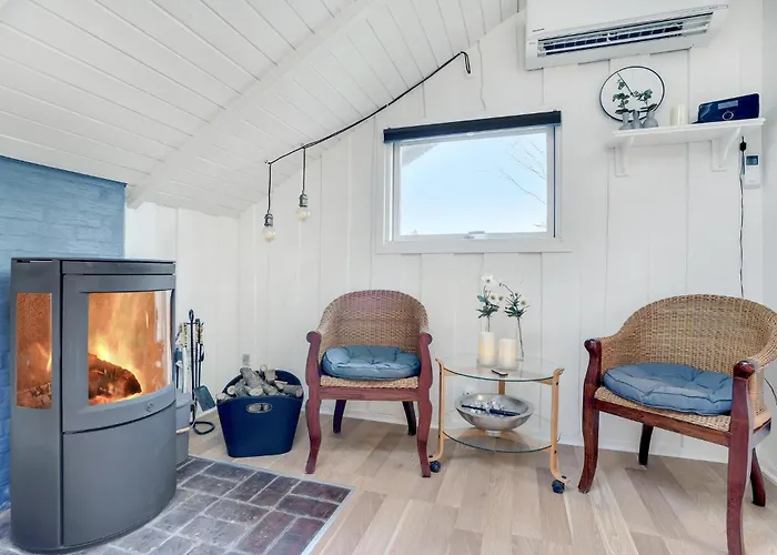 Feriehus With Fireplace 12 *