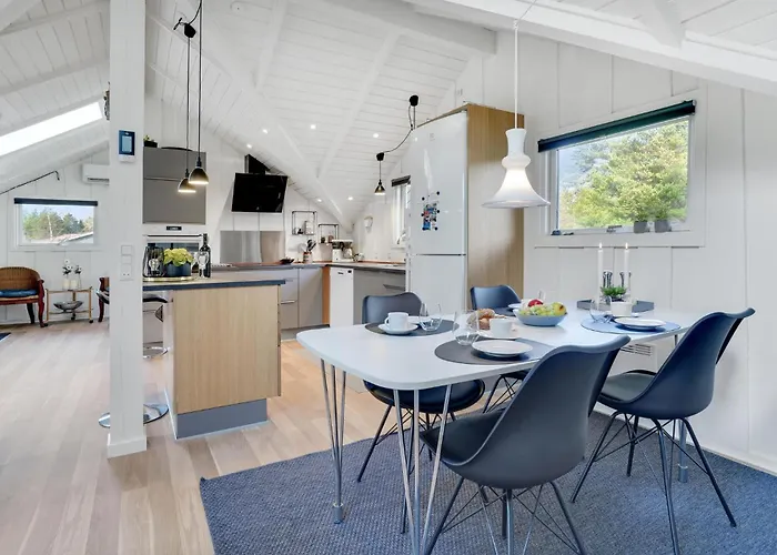 With Fireplace 12 Feriehus Blåvand