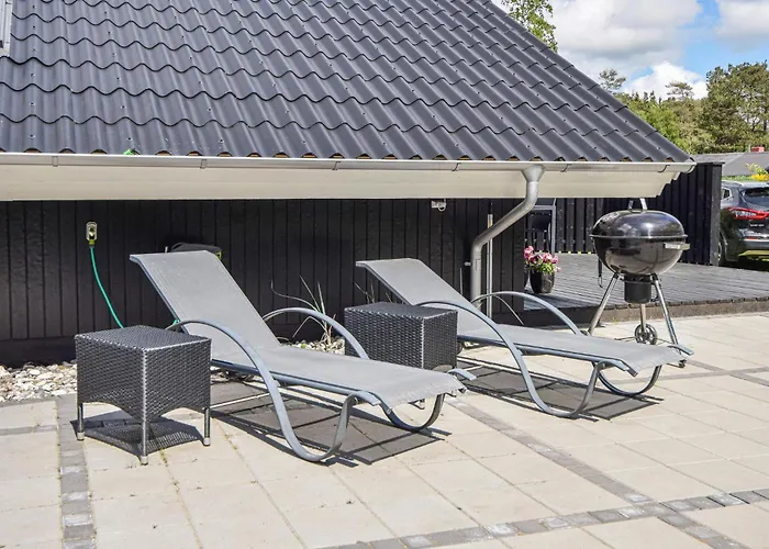 With Fireplace 12 Feriehus